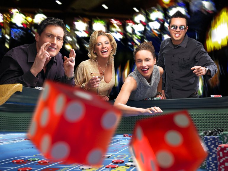 Los jugadores tratan de tomar el control de la mentalmente tirar los dados en los dados 