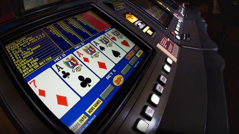 sala de vídeo póquer en el casino