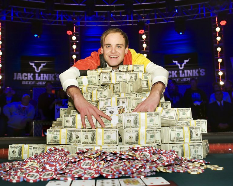 Jugadores felices y un multimillonario se llevan el premio gordo