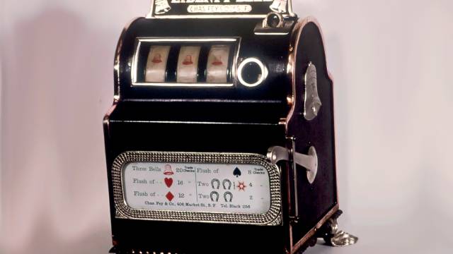 Historia de las tragaperras: De la Campana de la Libertad a los casinos en línea