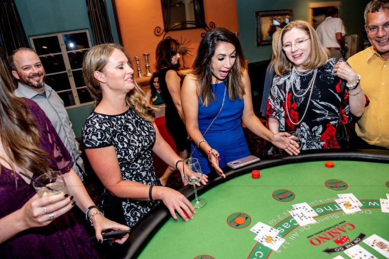 Acto benéfico en un casino