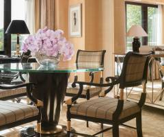 Les Ambassadeurs Club: Gran