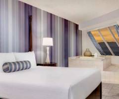 Luxor Casino Las Vegas: Suite Pyramid Premium Corner King