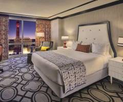 Paris Resort Casino: Habitación Burgundy King con vistas a la Torre Eiffel