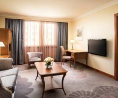 Diamond Palace Casino Zagreb: Classic Suite, Suite de 1 dormitorio, 1 King, Vista al patio