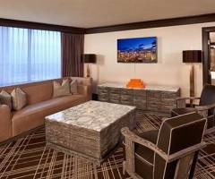 Treasure Island Hotel and Casino Las Vegas: Suite Premier