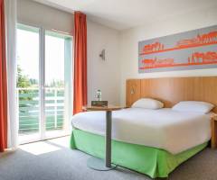 Casino Bourbon Lancy: Habitación estándar con cama doble