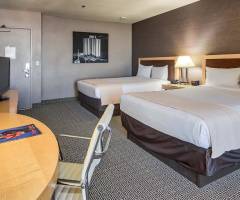 Plaza Hotel & Casino: Deluxe room with 2 beds