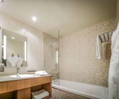 Casino Barriere Bordeaux: Habitación Deluxe 1 cama King