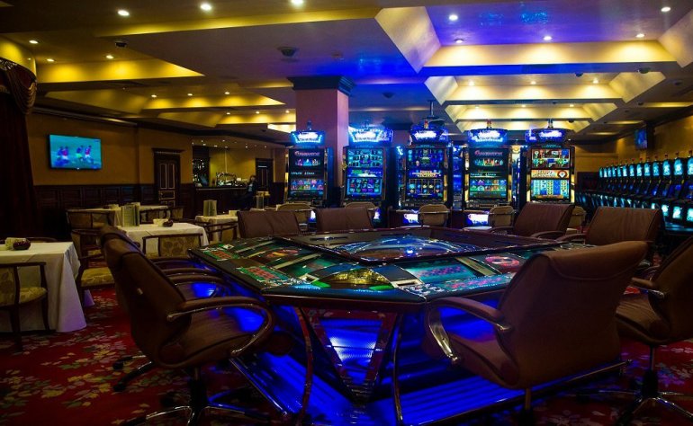 Sala de juegos del casino Flamingo en Kazajstán