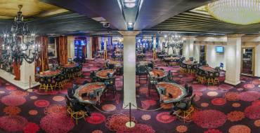 Casino Adjara Tbilisi: Amplio vestíbulo