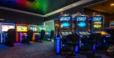 Casino Admiral Kaunas Akropolis: Zona común del casino