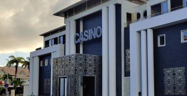 Casino Cogit du Gosier Guadeloupe: Entrada al edificio