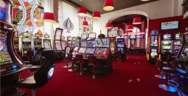 Casino Partouche de Hyeres: Área de ranurado