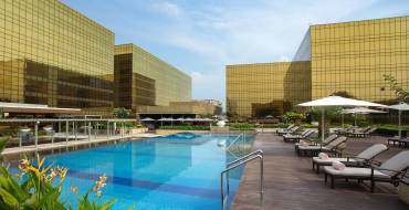 City of Dreams Manila: Piscina Swanky
