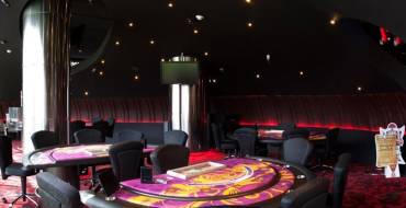 Crown Casinos San Rafael: Zona de juegos de mesa