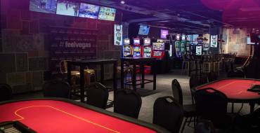 Feel Vegas Casino Iso Omena: La zona de máquinas expendedoras