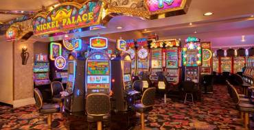 Four Queens Hotel & Casino Las Vegas: 4 Casino Queens