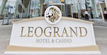 Leogrand Casino Batumi: Entrada al hotel y al casino