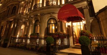 Les Ambassadeurs Club: Los Embajadores