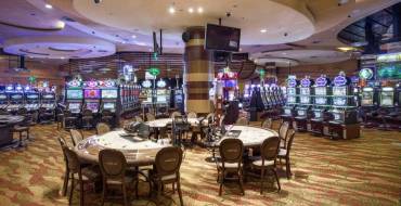 Mond Casino & Hotel: Juego
