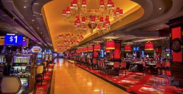 Plaza Hotel & Casino: Plaza interior