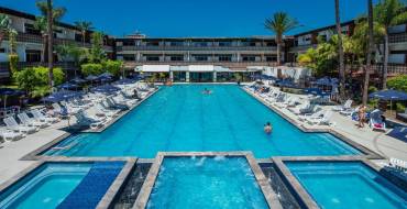San Nicolas Hotel & Casino: Amplia piscina