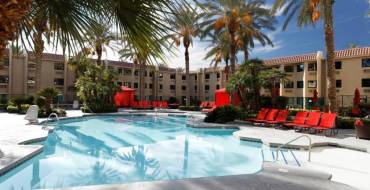 Silver Sevens Hotel & Casino: Piscina en Silver Sevens