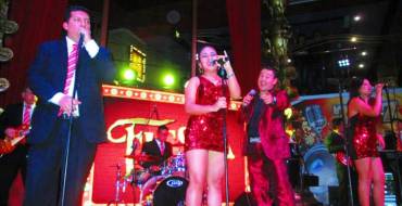 Thunderbird Hotel Fiesta Casino: Músicos y artistas actúan en los casinos